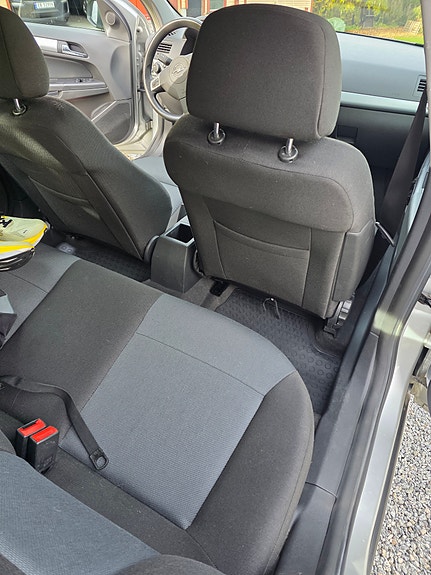 Opel Astra 19 of 21