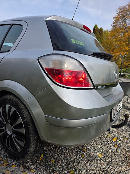 Opel Astra 10 of 21