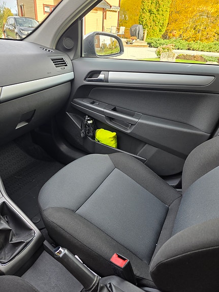 Opel Astra 14 of 21