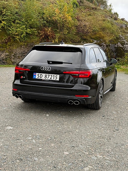Audi S4 13 of 30