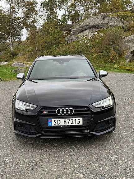 Audi S4 9 of 30