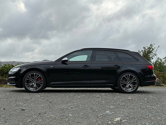 Audi S4 4 of 30