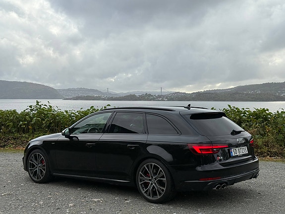 Audi S4 2 of 30