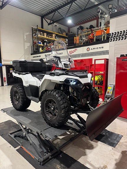 Polaris Sportsman 570 4 of 17