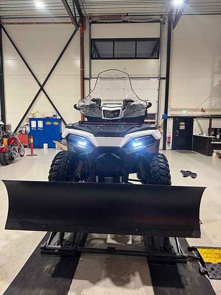 Polaris Sportsman 570 2 of 17
