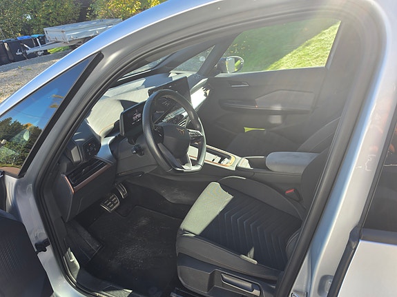 Cupra Born 7 of 15