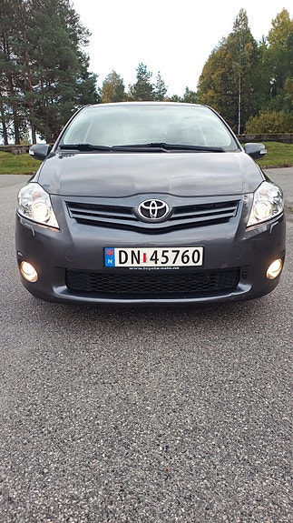Toyota Auris 29 of 30