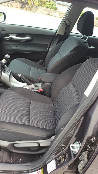 Toyota Auris 22 of 30