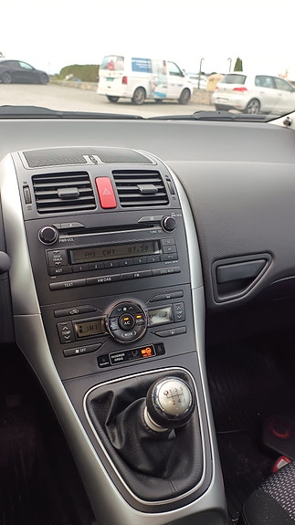 Toyota Auris 15 of 30