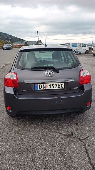 Toyota Auris 30 of 30