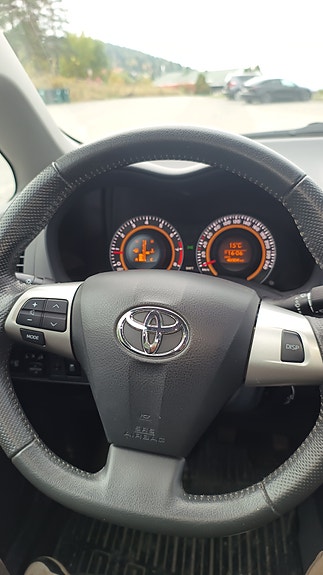 Toyota Auris 3 of 30