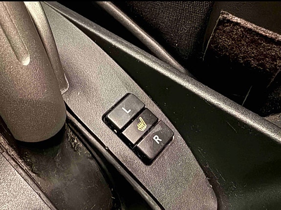 Toyota Auris 6 of 12