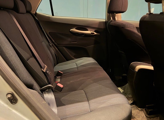 Toyota Auris 10 of 12