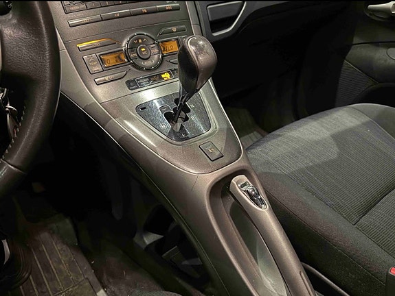 Toyota Auris 4 of 12
