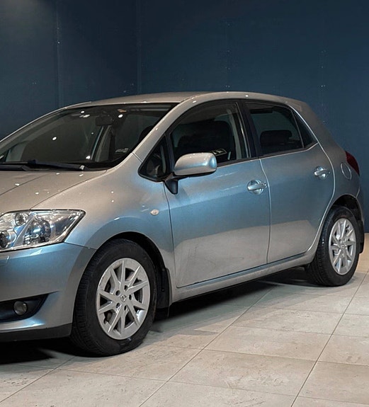 Toyota Auris 12 of 12