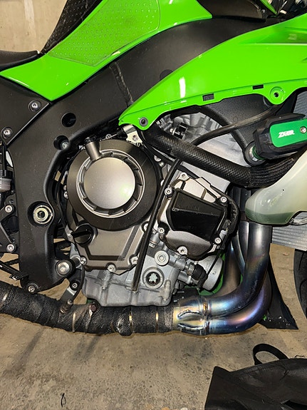 Kawasaki Ninja ZX-10R 8 of 9