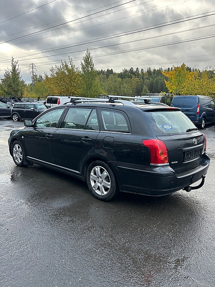 Toyota Avensis 9 of 30