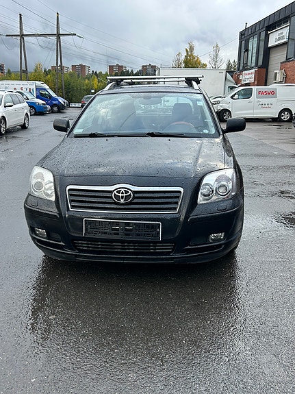 Toyota Avensis 2 of 30