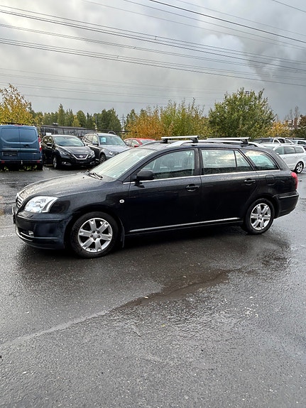 Toyota Avensis 7 of 30