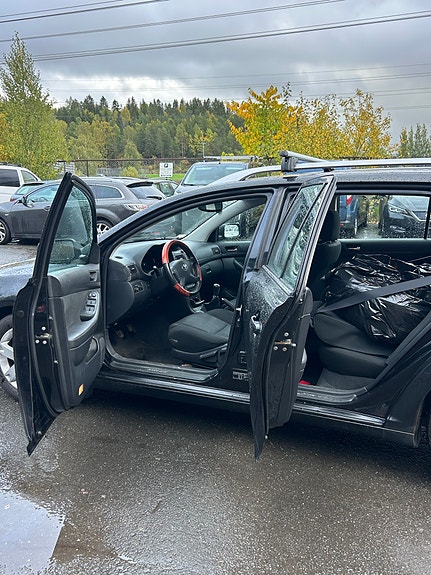 Toyota Avensis 24 of 30