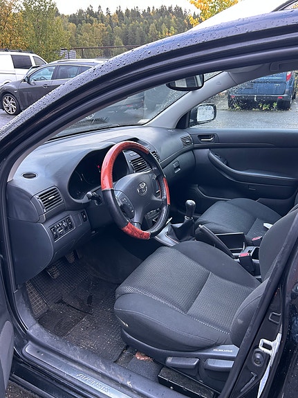 Toyota Avensis 20 of 30