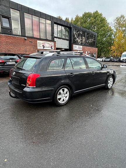 Toyota Avensis 13 of 30