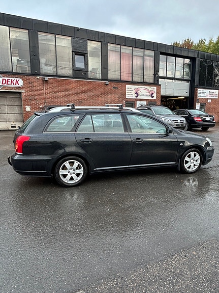 Toyota Avensis 14 of 30