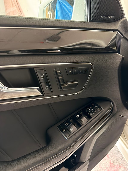 Mercedes-Benz E500 14 of 22
