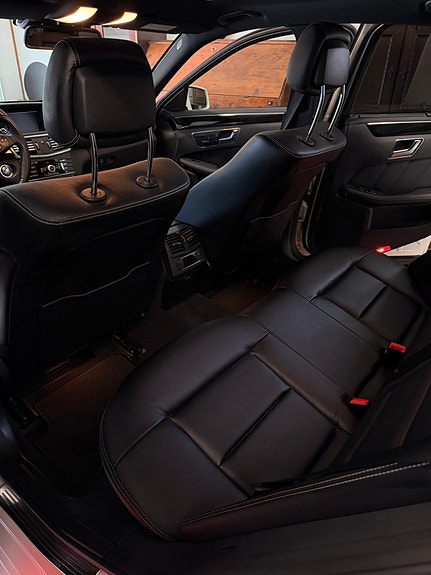 Mercedes-Benz E500 18 of 22