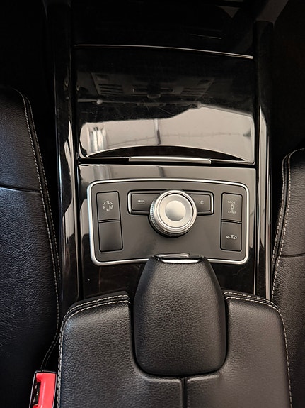 Mercedes-Benz E500 16 of 22