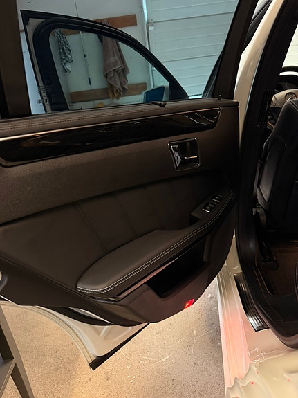 Mercedes-Benz E500 19 of 22