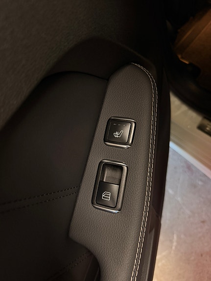 Mercedes-Benz E500 21 of 22