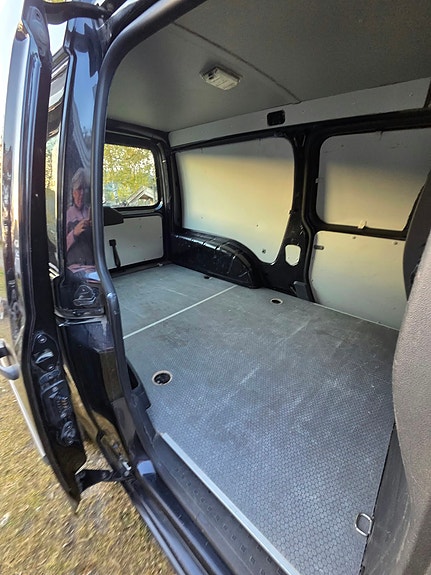 Volkswagen Caddy Maxi 6 of 11