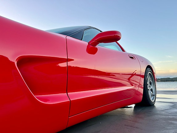 Chevrolet Corvette 13 of 30