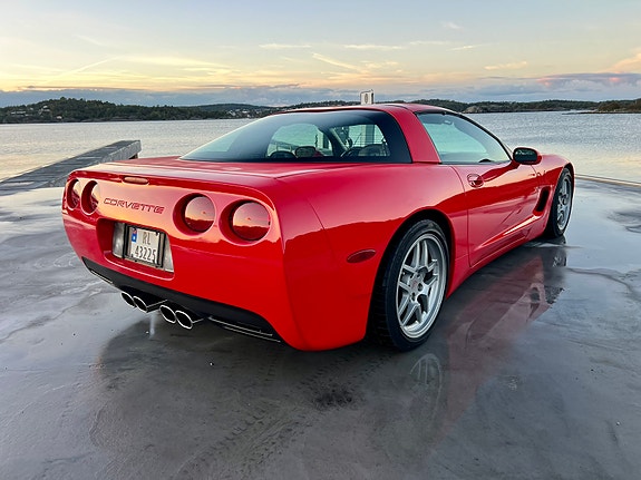 Chevrolet Corvette 26 of 30