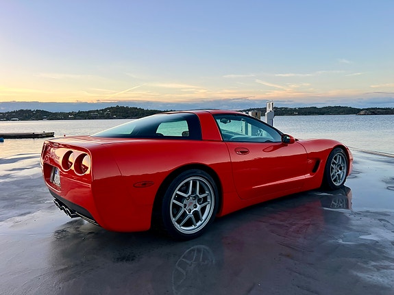 Chevrolet Corvette 4 of 30