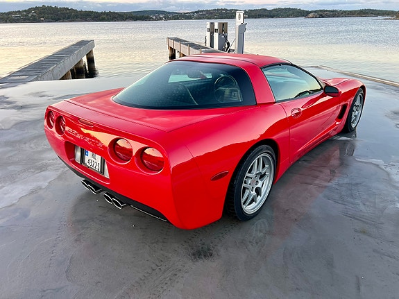 Chevrolet Corvette 9 of 30
