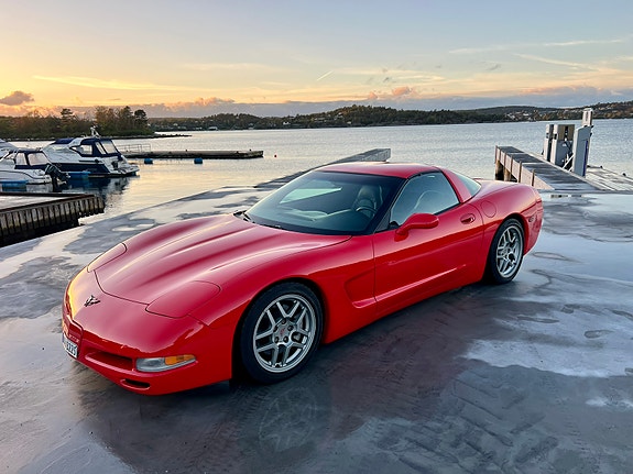 Chevrolet Corvette 3 of 30
