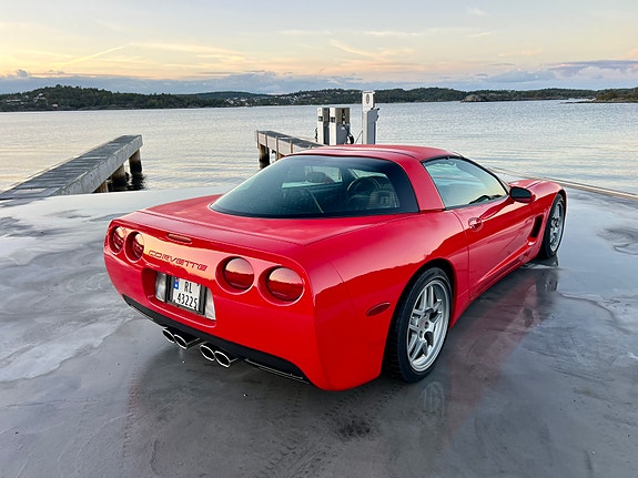 Chevrolet Corvette 27 of 30