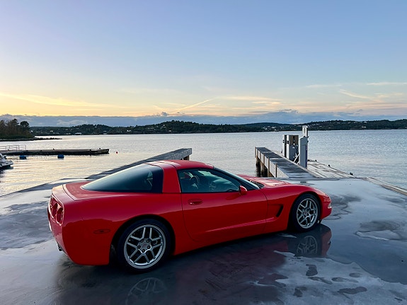 Chevrolet Corvette 28 of 30