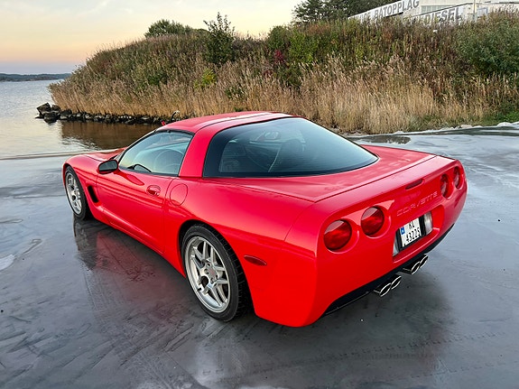 Chevrolet Corvette 25 of 30