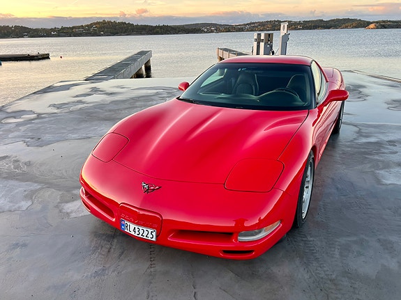 Chevrolet Corvette 2 of 30