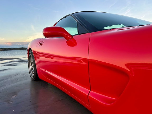 Chevrolet Corvette 12 of 30