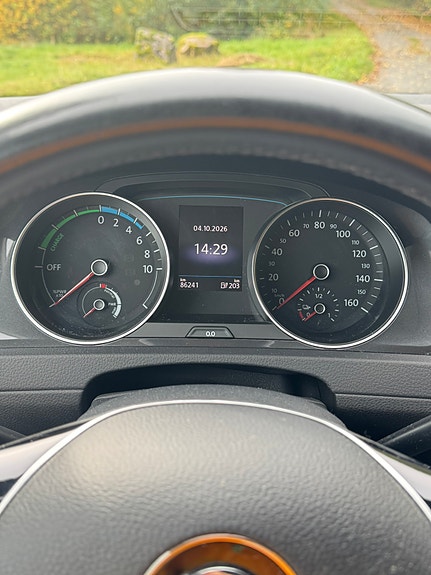 Volkswagen e-Golf VII 8 of 14
