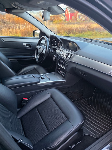 Mercedes-Benz E250 12 of 17