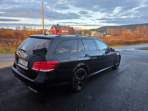 Mercedes-Benz E250 4 of 17