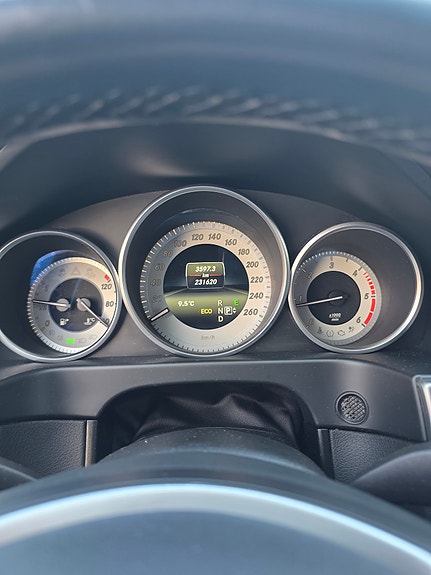 Mercedes-Benz E250 16 of 17