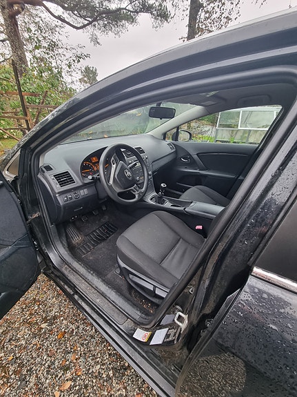 Toyota Avensis 10 of 13