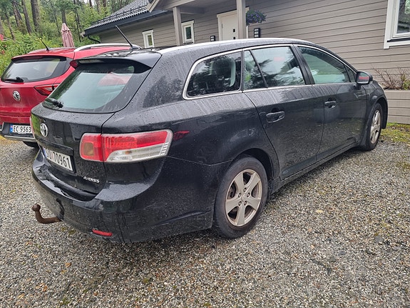 Toyota Avensis 3 of 13