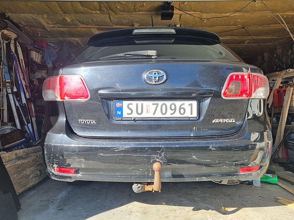 Toyota Avensis 7 of 13